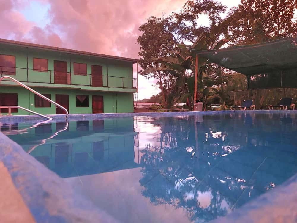 Residencia Las Brisas Griegas Quepos Exterior foto